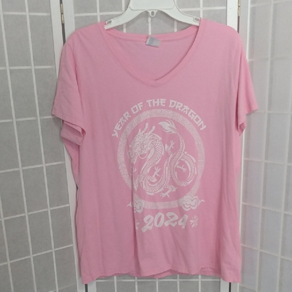 Pink‎ "Year of the Dragon 2024" Short Sleeve Tee -Women's XL